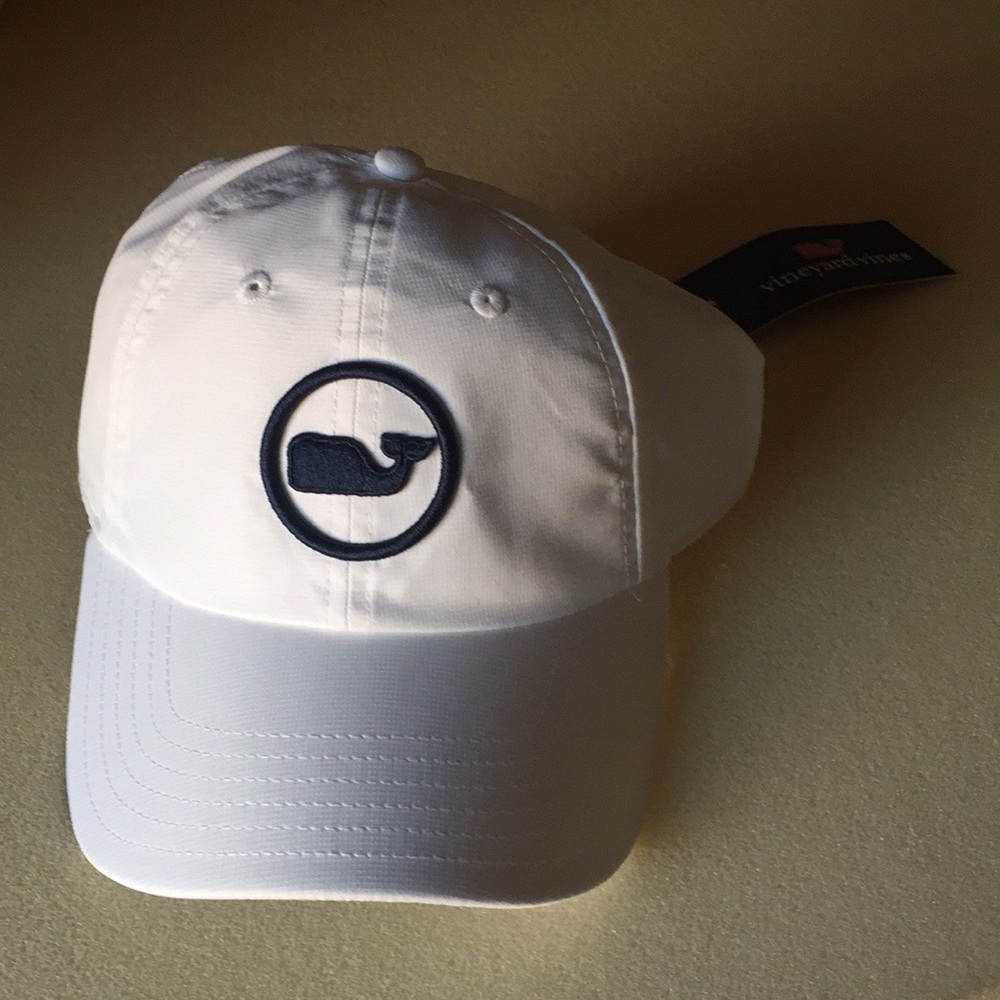 BRAND NEW Vineyard Vines hat